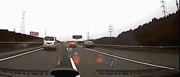 女司机超速不出示驾驶证后续(女司机开保时捷718高速狂飙)(15)