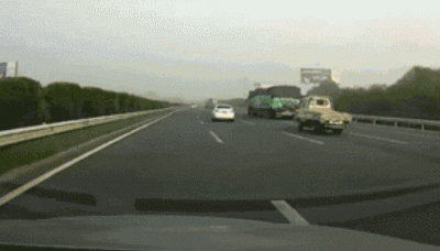 女司机超速不出示驾驶证后续(女司机开保时捷718高速狂飙)(17)