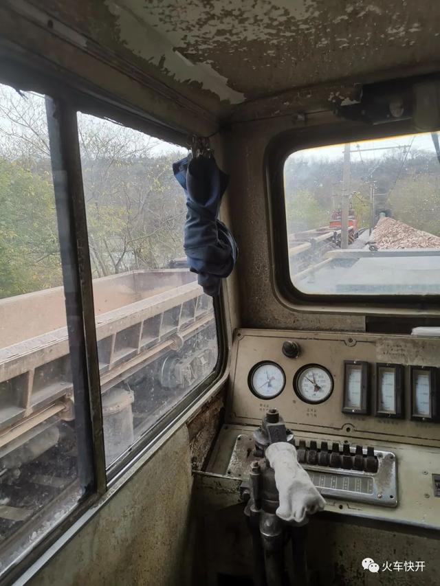 摩天岭铁路隧道具体位置(龙王山小铁路穿过一条200米隧道)(11)