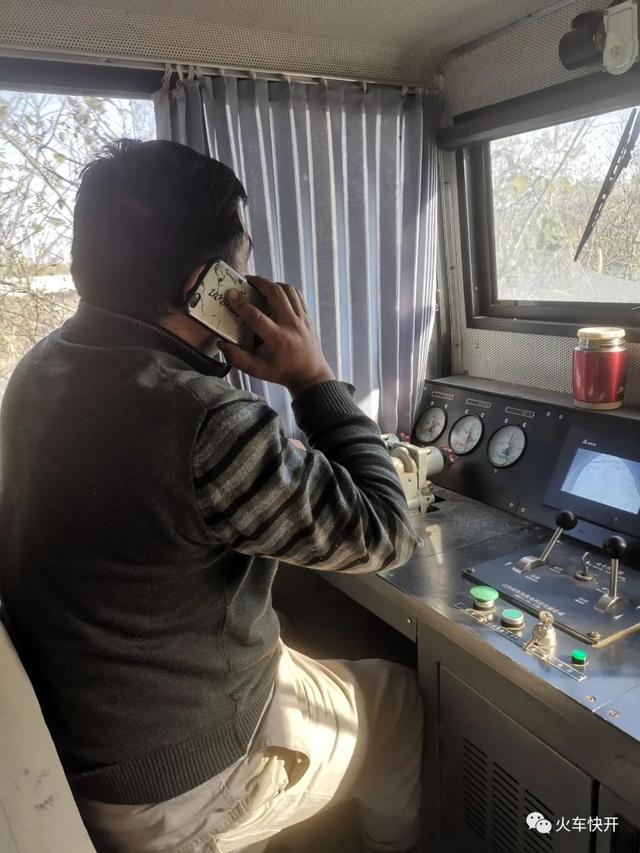 摩天岭铁路隧道具体位置(龙王山小铁路穿过一条200米隧道)(19)