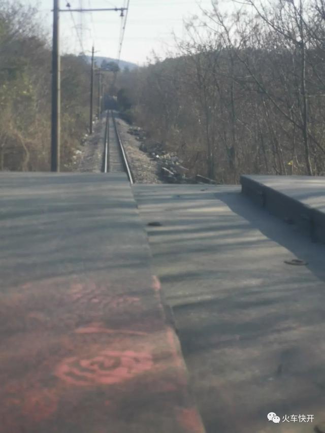 摩天岭铁路隧道具体位置(龙王山小铁路穿过一条200米隧道)(21)