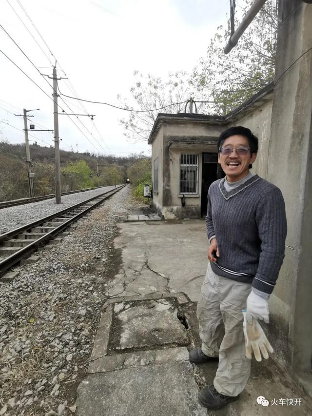 摩天岭铁路隧道具体位置(龙王山小铁路穿过一条200米隧道)(7)