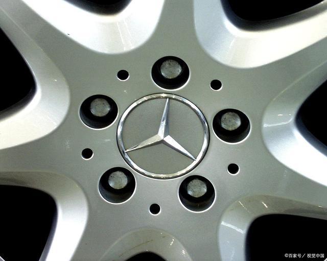 奔驰c级好还是宝马3系好(奔驰C级真的比宝马3系好吗)(2)