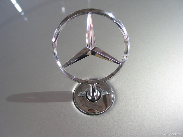 奔驰c级好还是宝马3系好(奔驰C级真的比宝马3系好吗)(3)