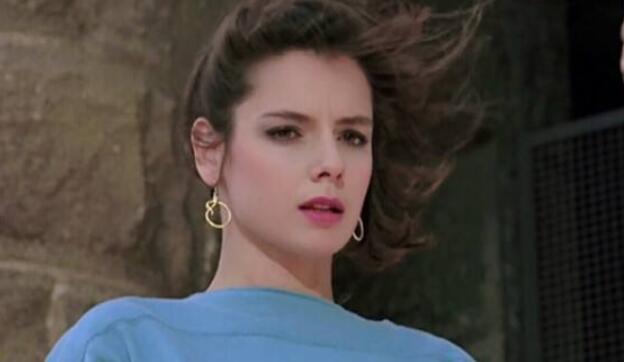 快餐车罗拉芳娜扮演者(快餐车女主罗拉)(3)