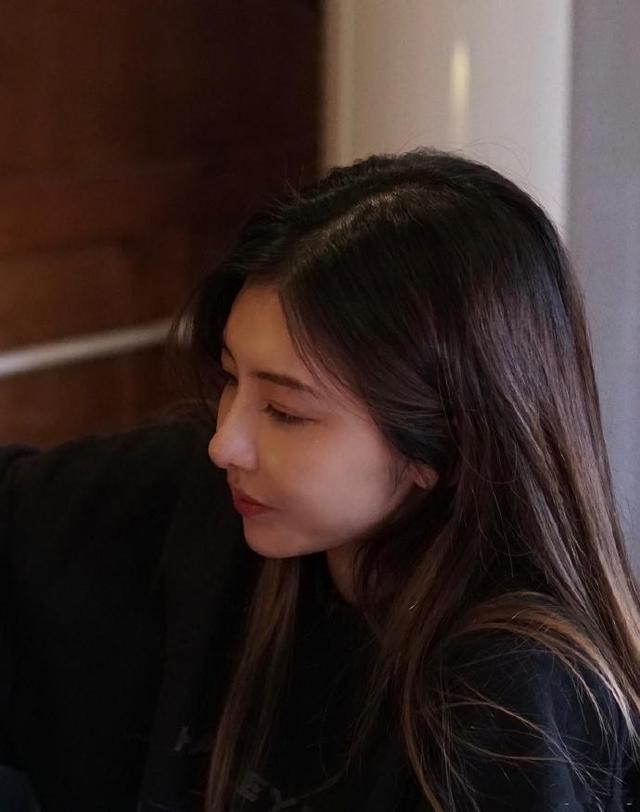 王思聪女友豆得儿直播(王思聪前女友豆得儿首次直播)(21)