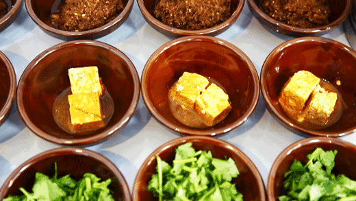 洞氮胡记羊肉馆桃源盛世形象店(从岳阳起家火了21年的洞氮胡记羊肉馆)(32)