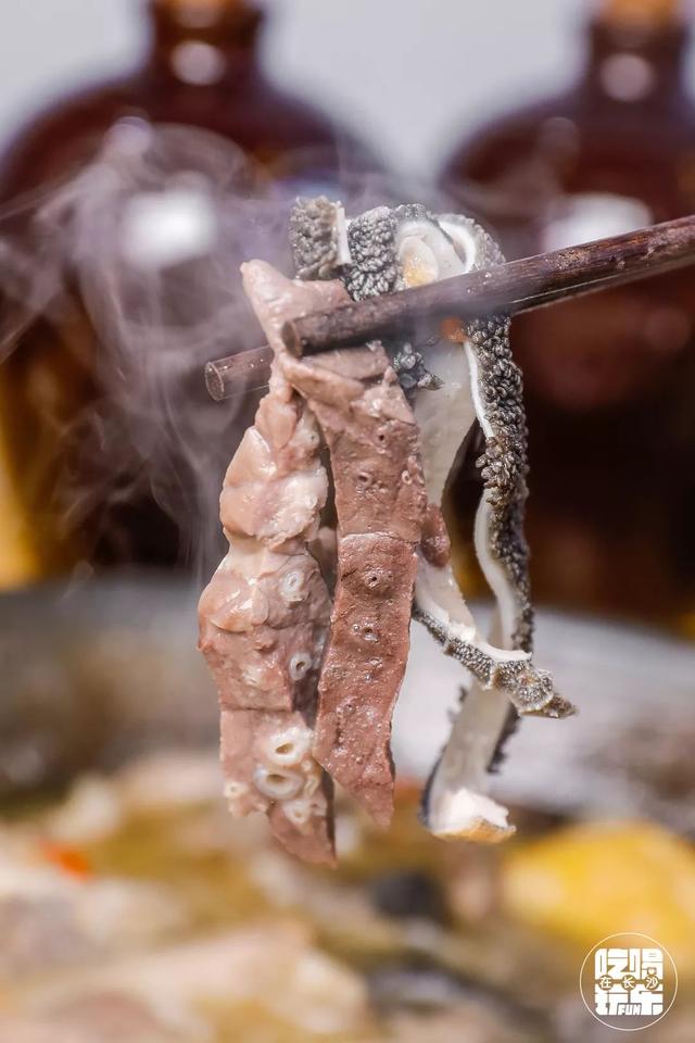 洞氮胡记羊肉馆桃源盛世形象店(从岳阳起家火了21年的洞氮胡记羊肉馆)(43)