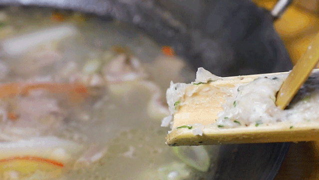 洞氮胡记羊肉馆桃源盛世形象店(从岳阳起家火了21年的洞氮胡记羊肉馆)(46)