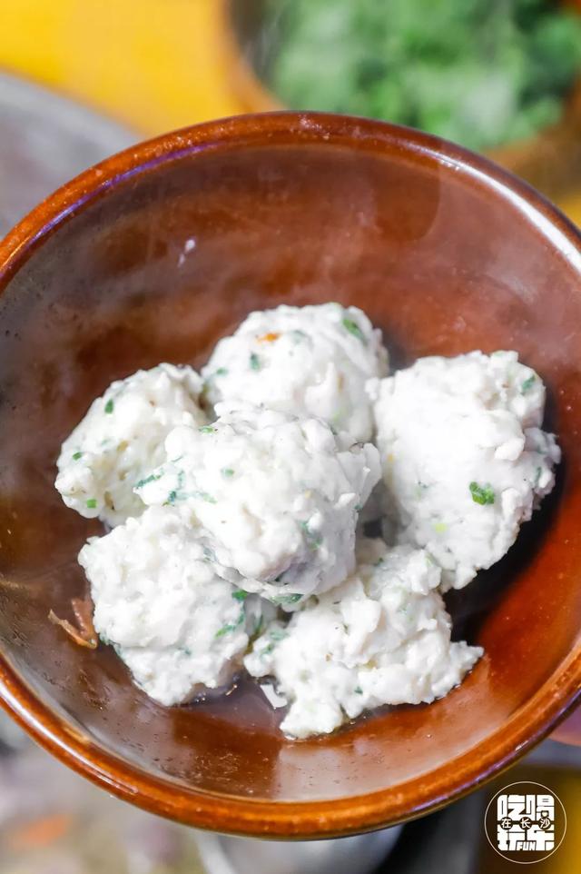 洞氮胡记羊肉馆桃源盛世形象店(从岳阳起家火了21年的洞氮胡记羊肉馆)(47)