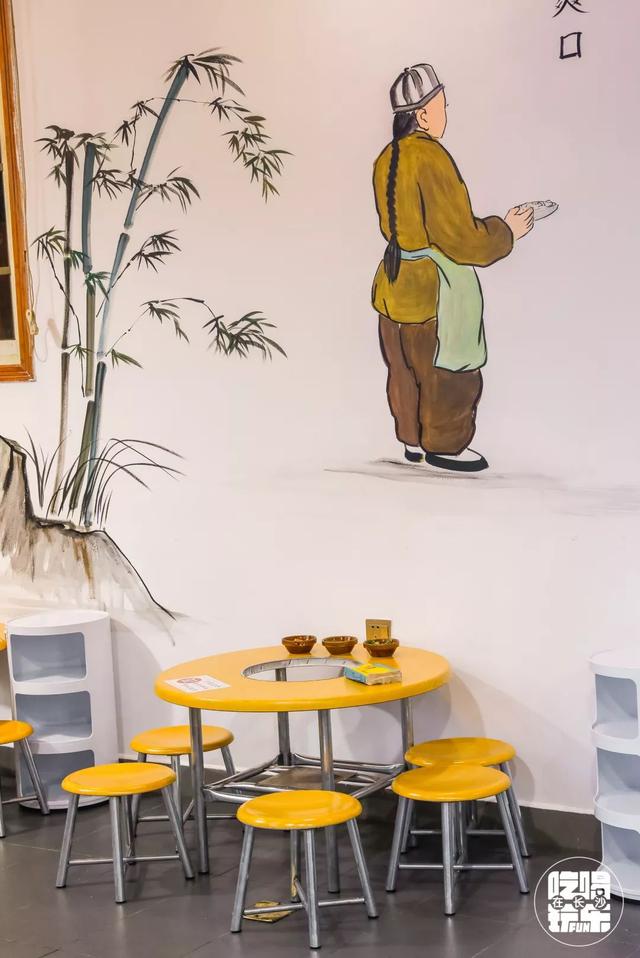 洞氮胡记羊肉馆桃源盛世形象店(从岳阳起家火了21年的洞氮胡记羊肉馆)(53)