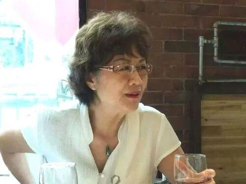 广东台九十年代十大主持人(消失在广东观众视野的五位广东电视台第一代女主持人)(7)