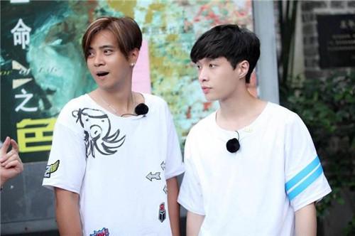 极限挑战张艺兴罗志祥猪羊共舞(极限挑战香港开录)(1)