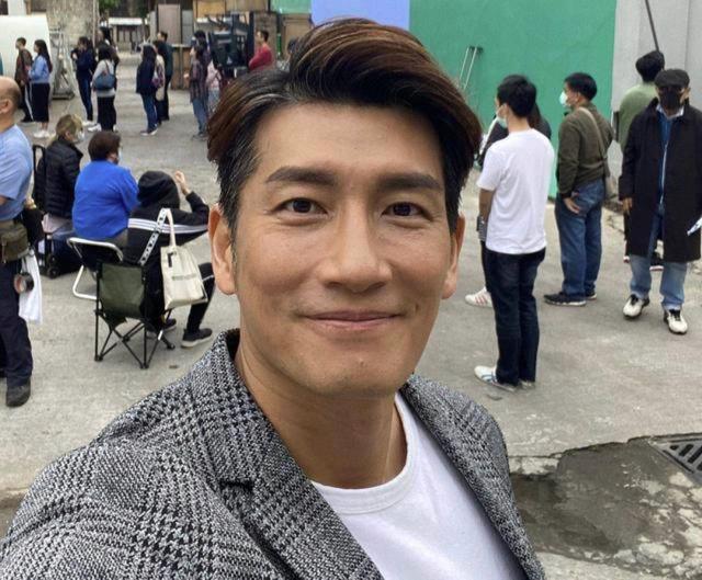 40岁前tvb当家小生（53岁TVB不老男神曾惨做亚姐观音兵）(2)