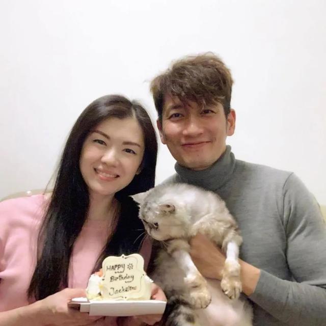 40岁前tvb当家小生（53岁TVB不老男神曾惨做亚姐观音兵）(25)
