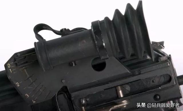 苏联aks突击步枪（冷战时期的AK终极改装）(6)