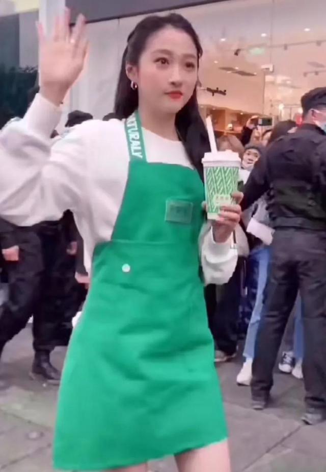 鹿晗关晓彤官宣朋友圈截图(网友喊话鹿晗出来分流)(16)