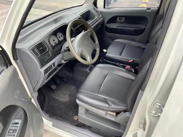 几万块就可以把这些二手车开回家(这几台二手车只卖几千块)(6)