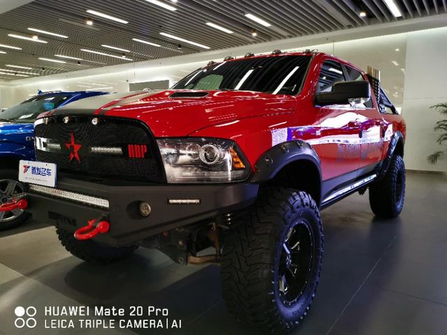 道奇公羊1500两门版改装越野版（35万就能买到限量版道奇公羊进口越野车）(1)