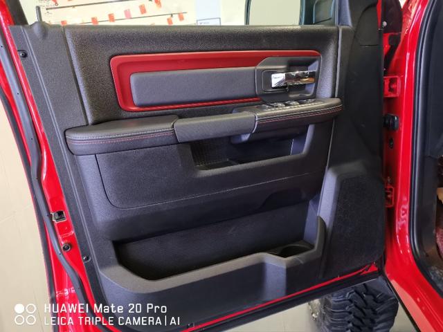 道奇公羊1500两门版改装越野版（35万就能买到限量版道奇公羊进口越野车）(13)