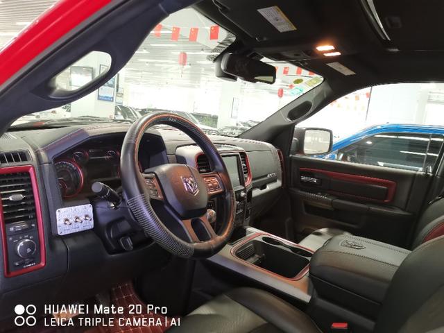 道奇公羊1500两门版改装越野版（35万就能买到限量版道奇公羊进口越野车）(19)