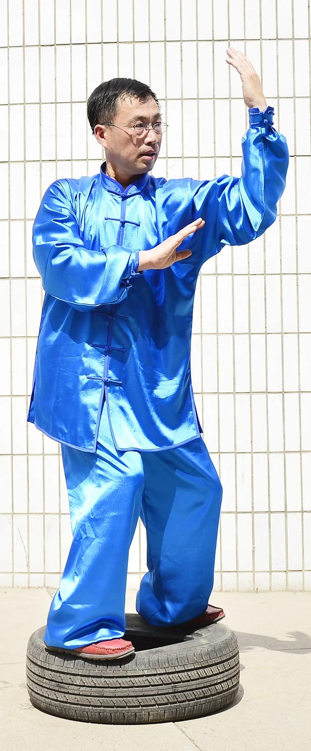 五十多岁还能练成心意六合拳吗（山西常有心意六合肘十八式1）(28)