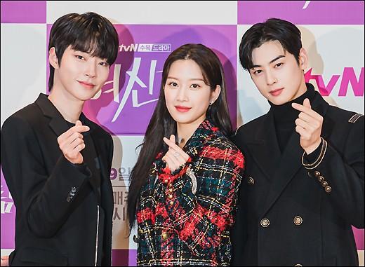 车银优文佳煐参加韩国典礼（车银优文佳煐等出席tvN新剧女神降临发布会）(3)