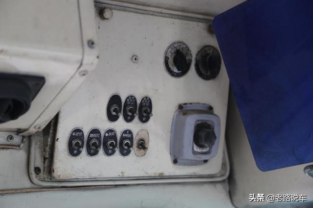 广汽日野和j6哪个好（这辆经过翻新的日野的BX421）(36)