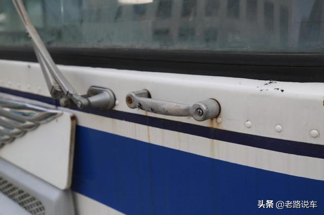 广汽日野和j6哪个好（这辆经过翻新的日野的BX421）(7)