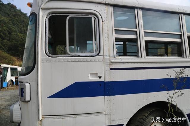 广汽日野和j6哪个好（这辆经过翻新的日野的BX421）(8)