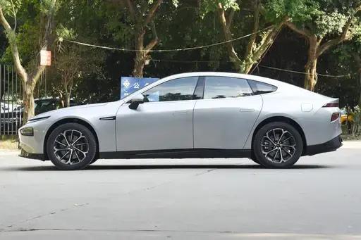 6万公里的小鹏p7值得买吗（体验小鹏P7零百加速6.7秒）(3)