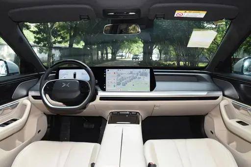 6万公里的小鹏p7值得买吗（体验小鹏P7零百加速6.7秒）(5)