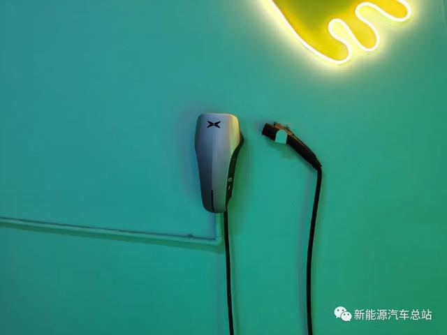 小鹏p7与特斯拉model3哪个更好开（比特斯拉Model3更好开）(8)