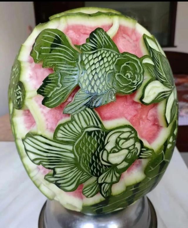 整个西瓜皮雕刻简单花式（精湛的15个西瓜雕刻艺术品）
