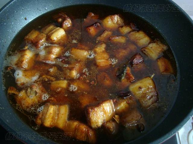 红烧肉这么做入口即化肥而不腻（教你在家做红烧肉）