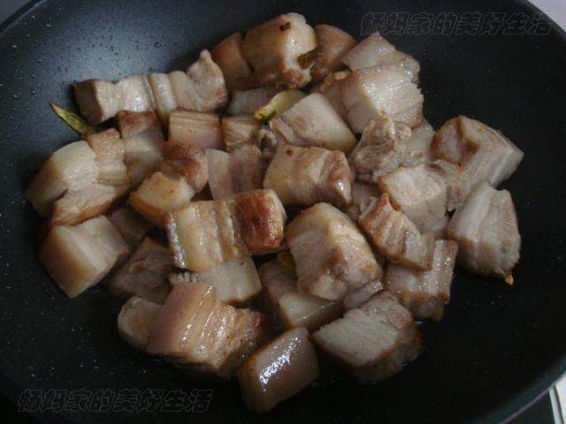 红烧肉这么做入口即化肥而不腻（教你在家做红烧肉）