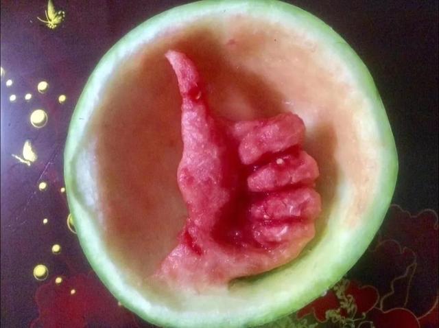 整个西瓜皮雕刻简单花式（精湛的15个西瓜雕刻艺术品）