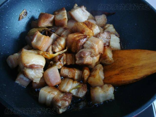 红烧肉这么做入口即化肥而不腻（教你在家做红烧肉）