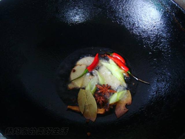 红烧肉这么做入口即化肥而不腻（教你在家做红烧肉）