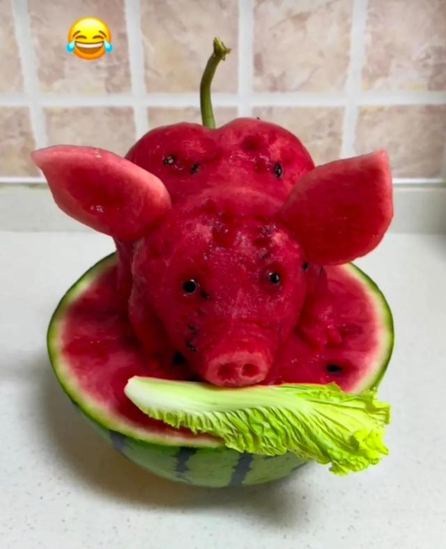 整个西瓜皮雕刻简单花式（精湛的15个西瓜雕刻艺术品）
