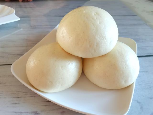 如何才能蒸出又白又大的馒头（怎样才能蒸出好吃好看的白馒头）