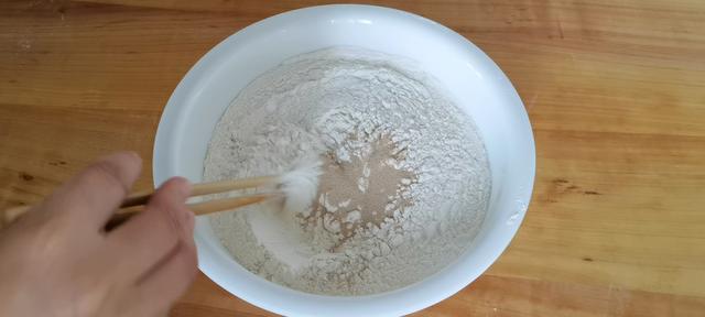 如何才能蒸出又白又大的馒头（怎样才能蒸出好吃好看的白馒头）