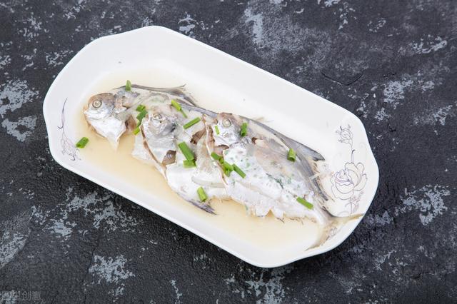 鲈鱼这样做真的超级好吃哦（鲈鱼怎么做好吃）