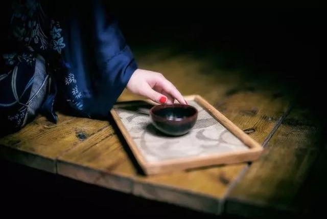 今生为你着迷原唱（今生为你泼墨来世为你煮茶）