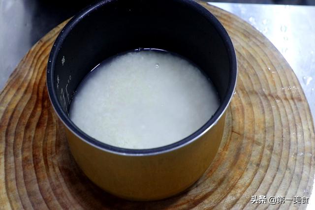 蛋炒饭怎么做才是最正宗的（一份蛋炒饭就能看出深浅）