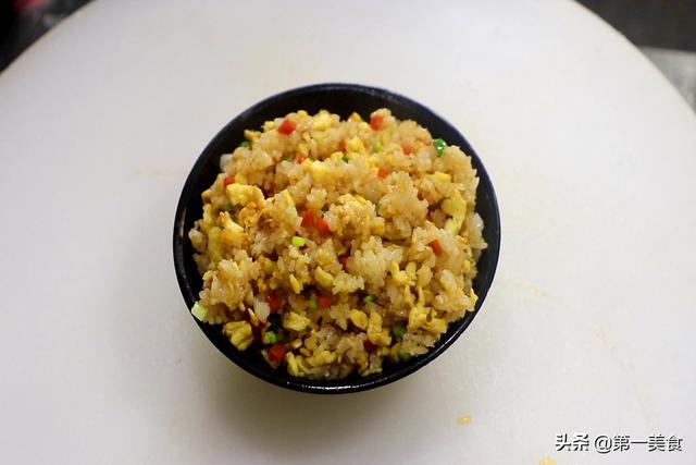 蛋炒饭怎么做才是最正宗的（一份蛋炒饭就能看出深浅）