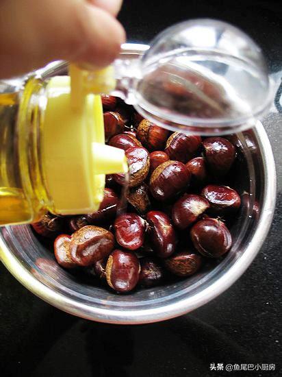 板栗这样做香得口水直流（秋天的板栗香甜可口）