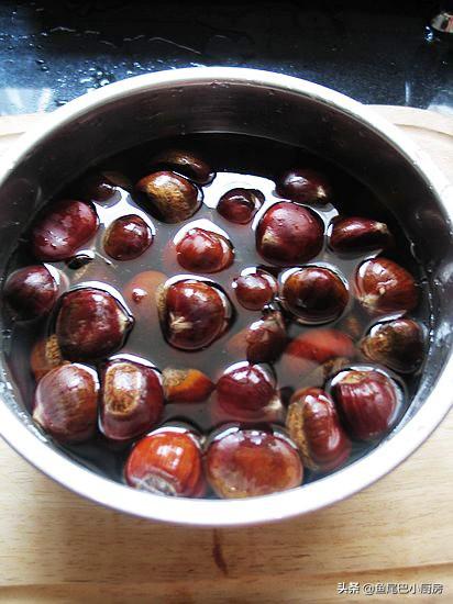 板栗这样做香得口水直流（秋天的板栗香甜可口）