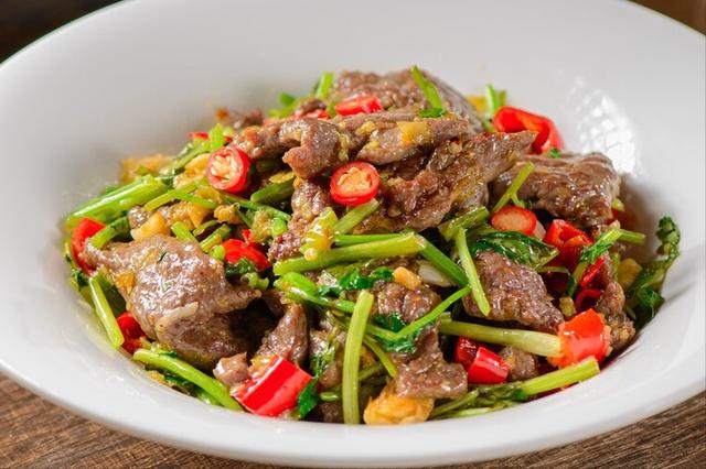 炒牛肉的时候要不要放盐腌制（切记不要放盐腌）