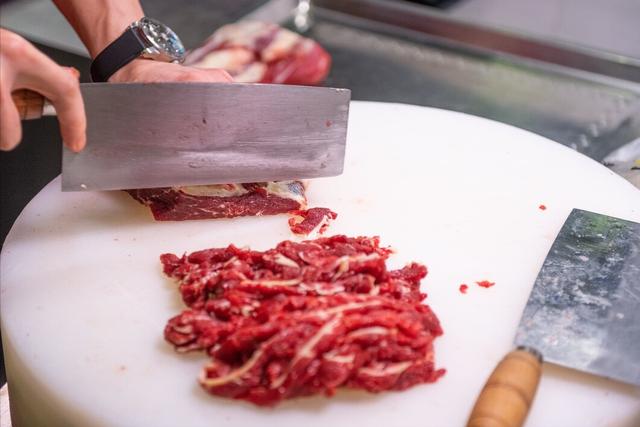 炒牛肉的时候要不要放盐腌制（切记不要放盐腌）